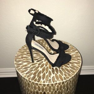 Steve Madden Mardell Fringe Heel